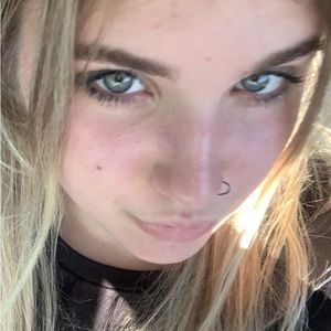 Meet your Posher, Hailey